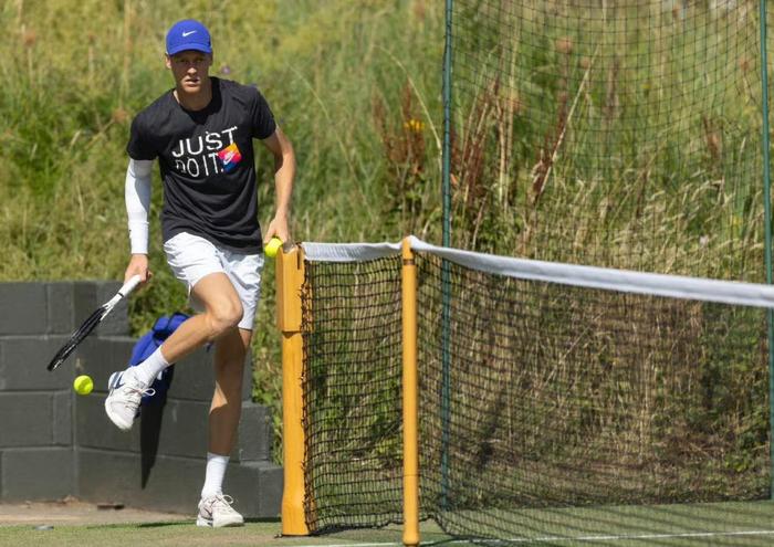 辛纳称肘部已无痛感将上演医学奇迹？迪米肌肉撕裂严重恐赛季报销