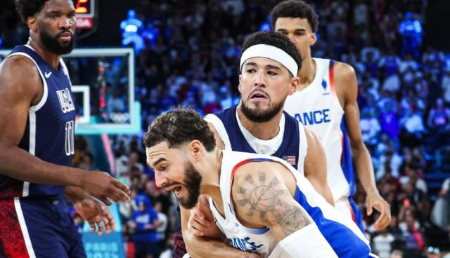 米乐app-从数据刷子到无名MVP！布克再次蜕变太阳迎曙光