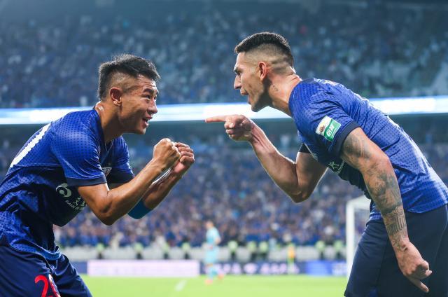 米乐app-斯卢茨基如何妙手让申花逆转？中超争冠悬念再起