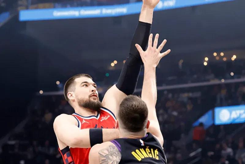 米乐下载-快船配角熬出头了！祖巴茨+柯林斯统治级表现，替补还有3支点！