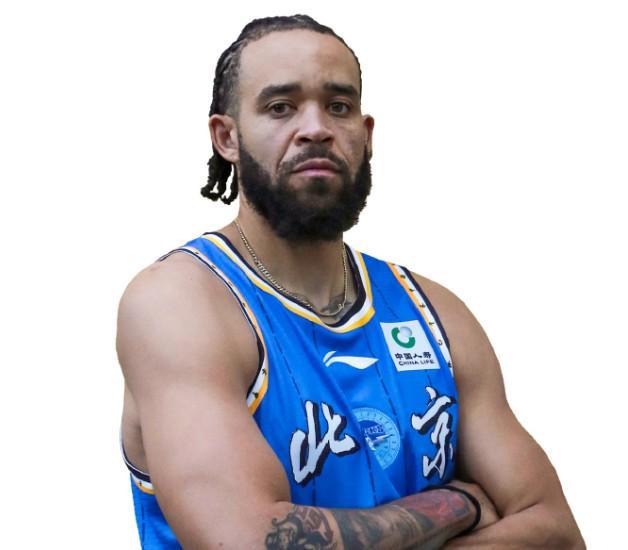 米乐app-小试牛刀，麦基加盟北京首秀出场16分钟，12中5取12分6板3助